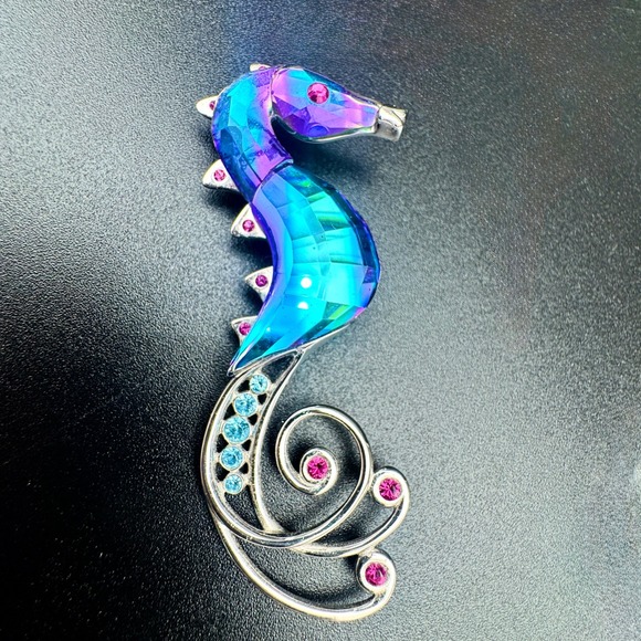 Authentic Swarovski Peacock Blue Crystal Seahorse Mens Brooch 3 in 16g Lapel Pin - Picture 2 of 10